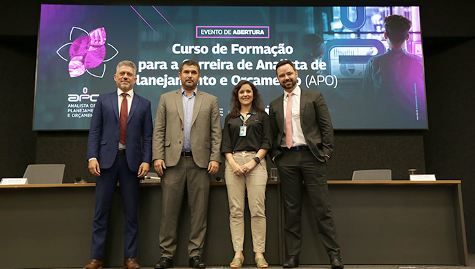 Aprovados no concurso de Analista de Planejamento e Orçamento iniciam curso de formação na Enap