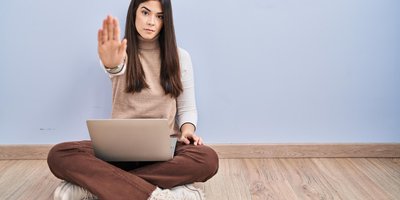 Enfrentando a violência de gênero na internet