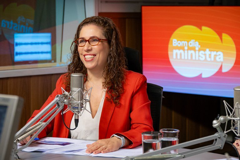 Ministra destacou que cronograma do concurso foi planejado para não sofrer impactos do período eleitoral. “A grande maioria das vagas do CPNU 2 não tem curso de formação. Depois da terceira chamada, a gente já pode homologar o resultado", disse Esther. Foto: Diego Campos / Secom / PR