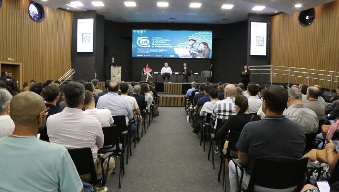 Seminário promove diálogo sobre desafios da inteligência artificial para a democracia no Brasil 