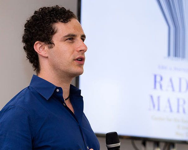 “Precisamos abraçar as novas possibilidades abertas para nós”, afirma Glen Weyl