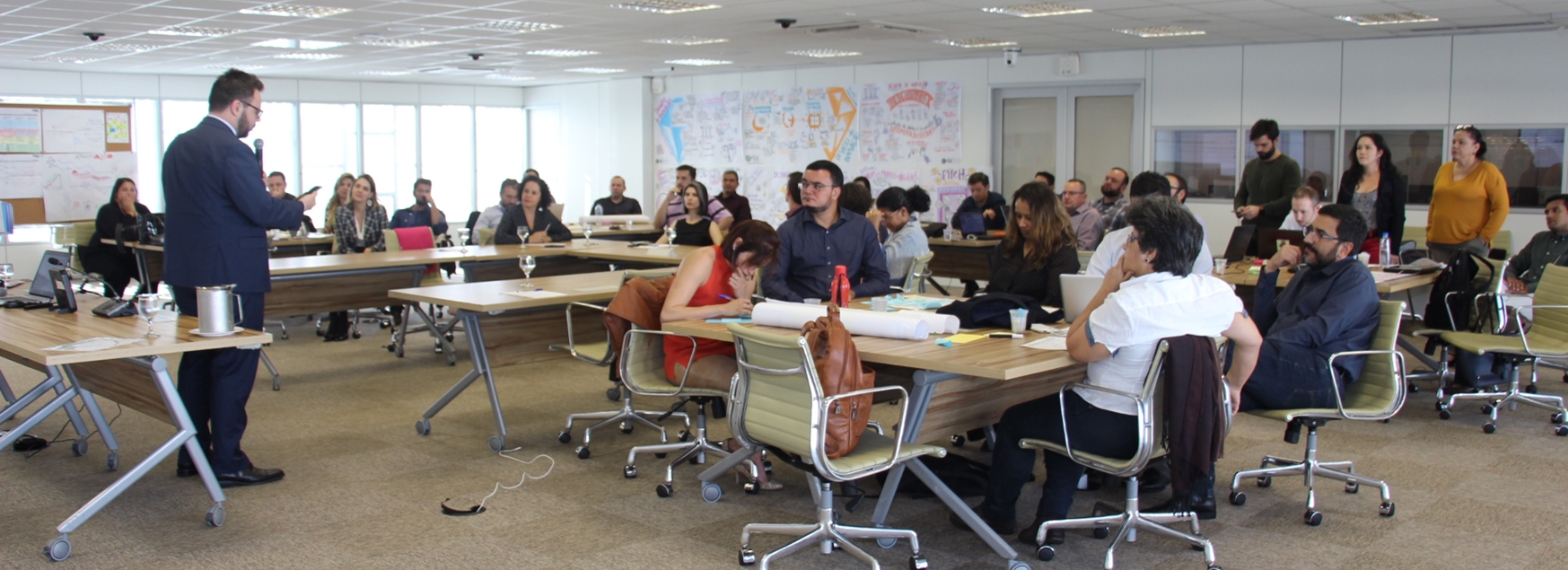 Concluídos mais dois cursos de desenvolvimento de lideranças na Enap