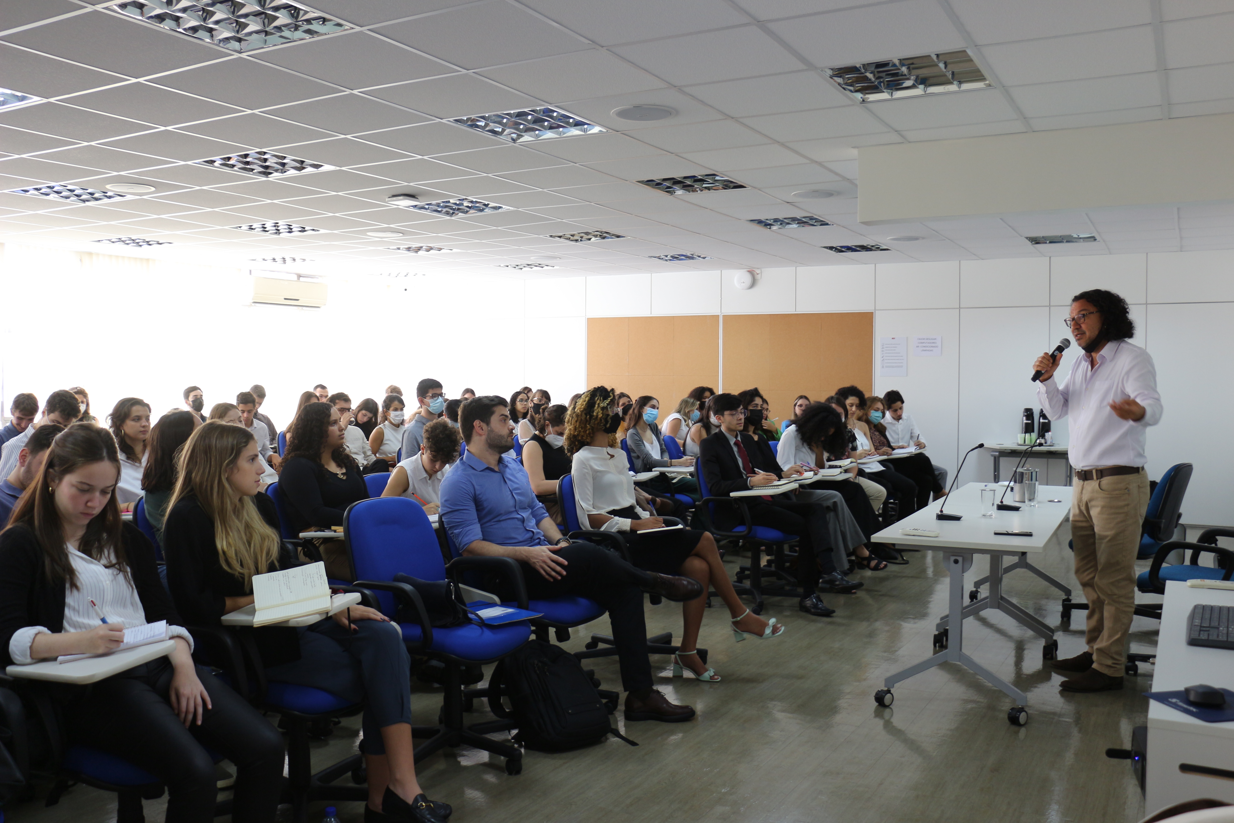 Alunos da FGV participam de imersão na Enap 