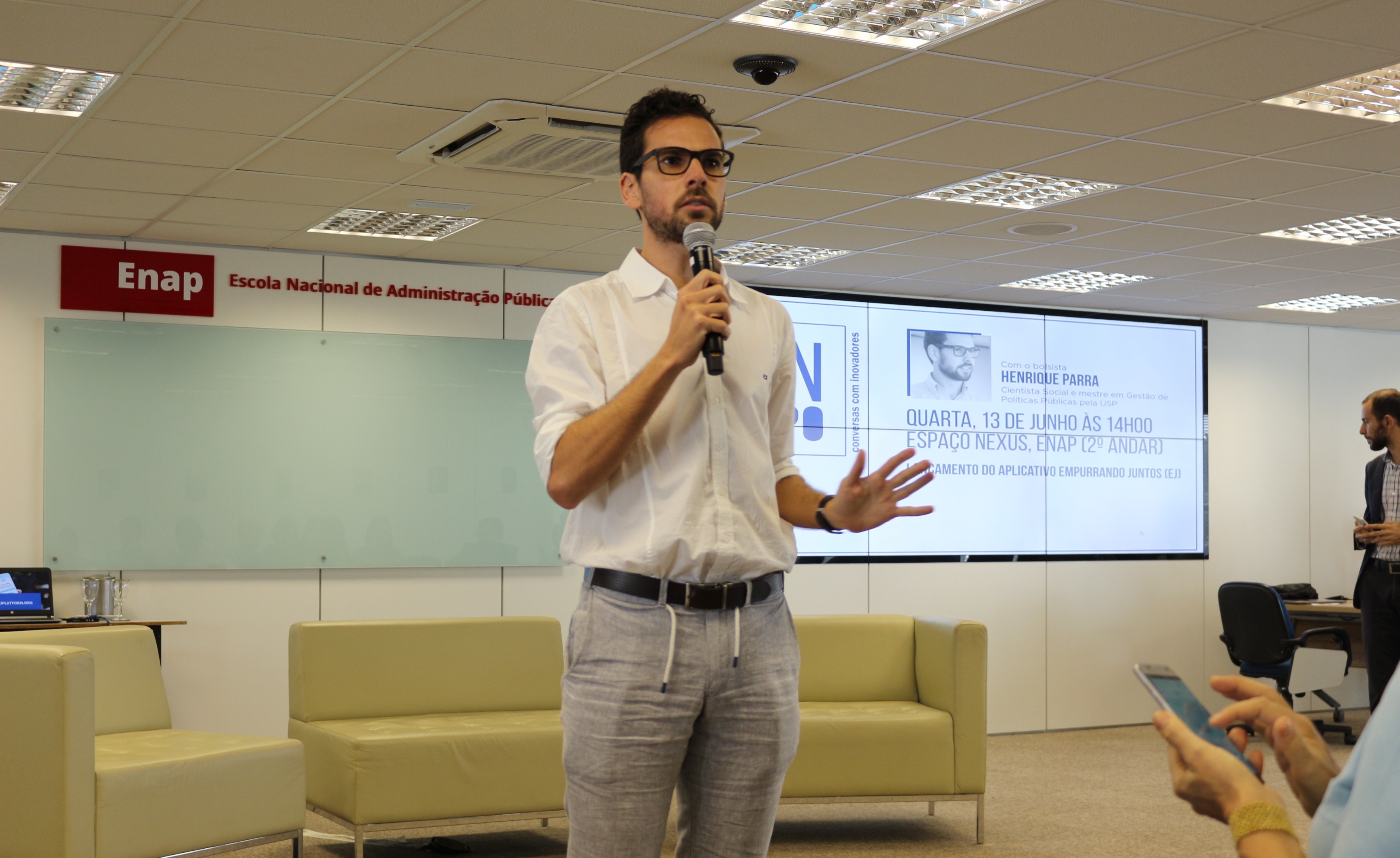 Lançamento do aplicativo Empurrando Juntos é realizado na Enap