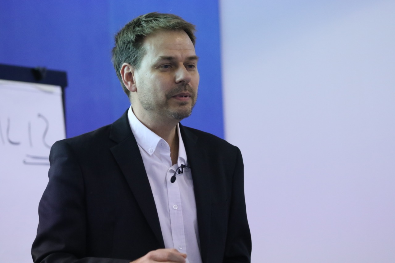 Aperfeiçoe a sua comunicação com a escuta ativa