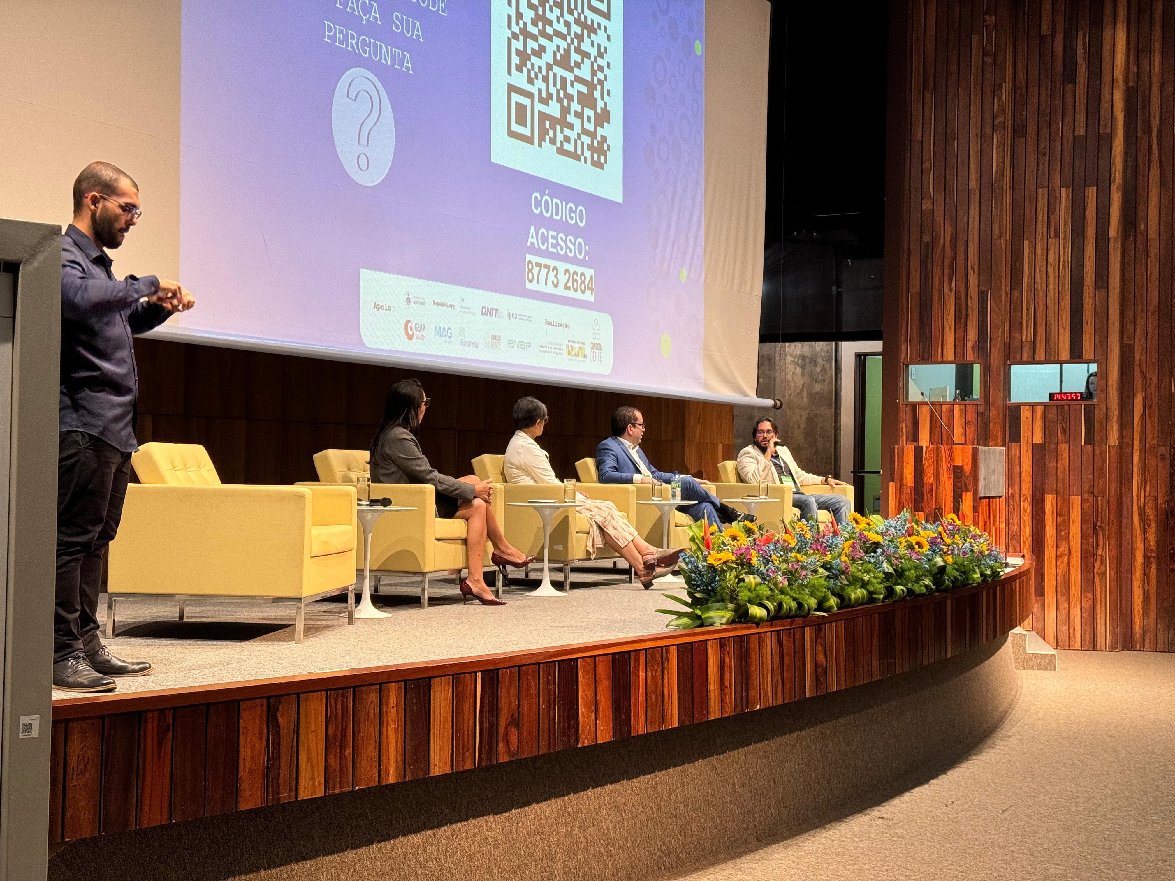 Enap compartilha experiência em gestão de pessoas no Sipec 2024 