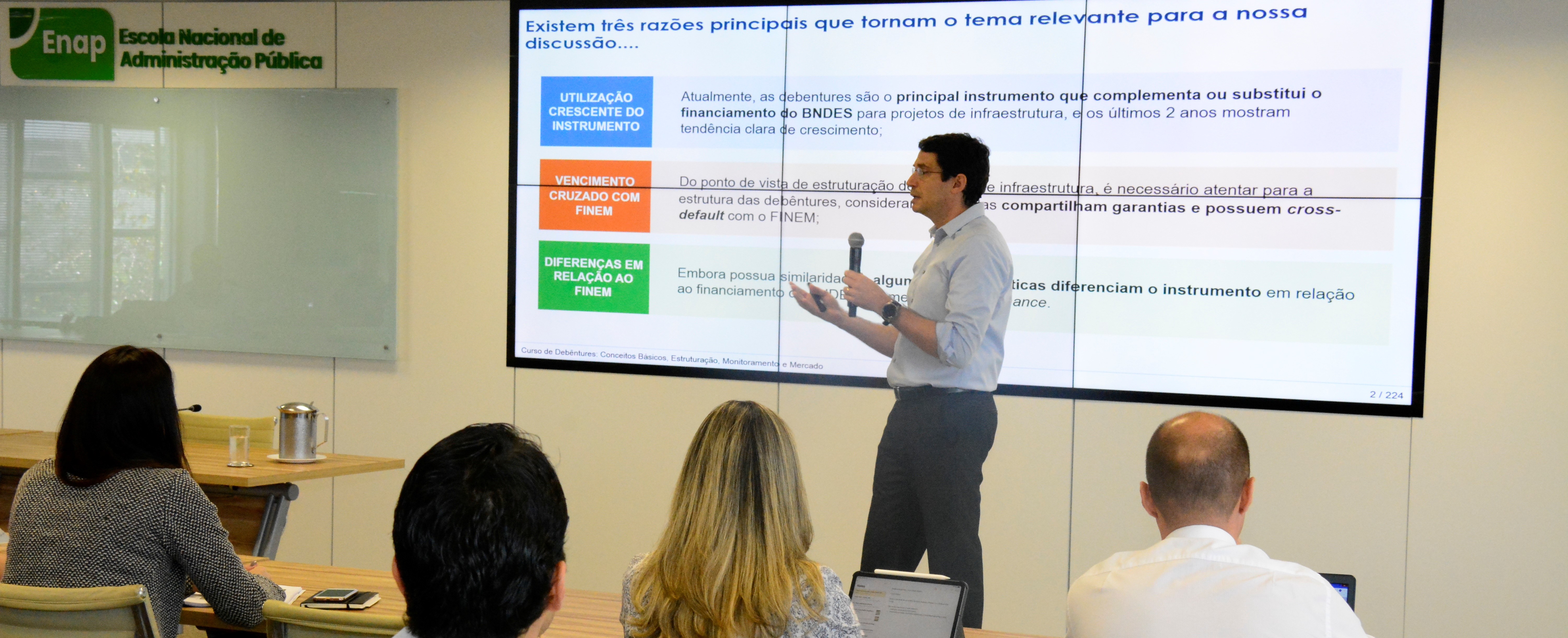 Enap realiza curso sobre debêntures