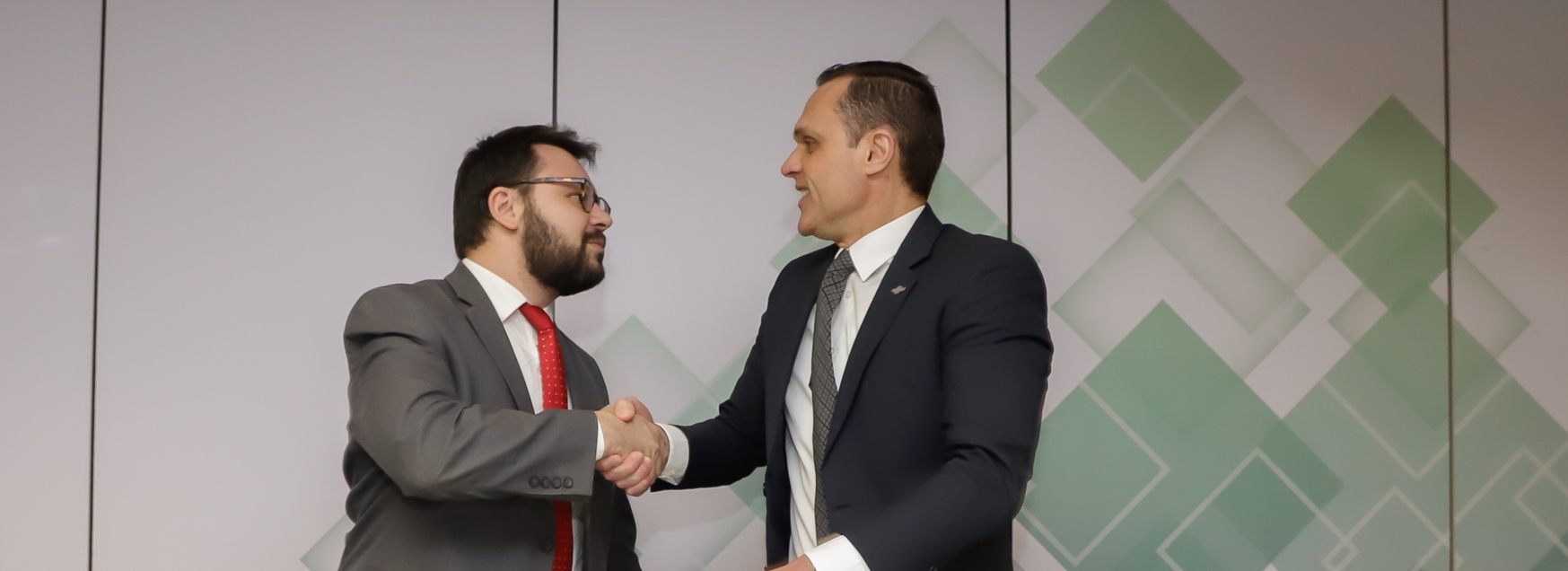 Enap e Sebrae assinam acordo de cooperação técnica