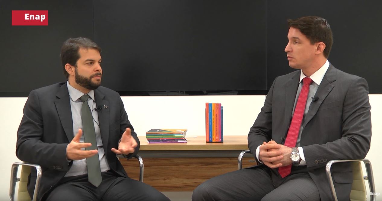 Enap Entrevista: Professor Rafael Sérgio Lima de Oliveira fala sobre Compras Públicas Comparadas 