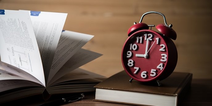 time-page-school-background-wooden_site.jpg