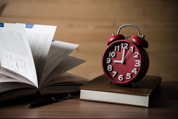 time-page-school-background-wooden_site.jpg