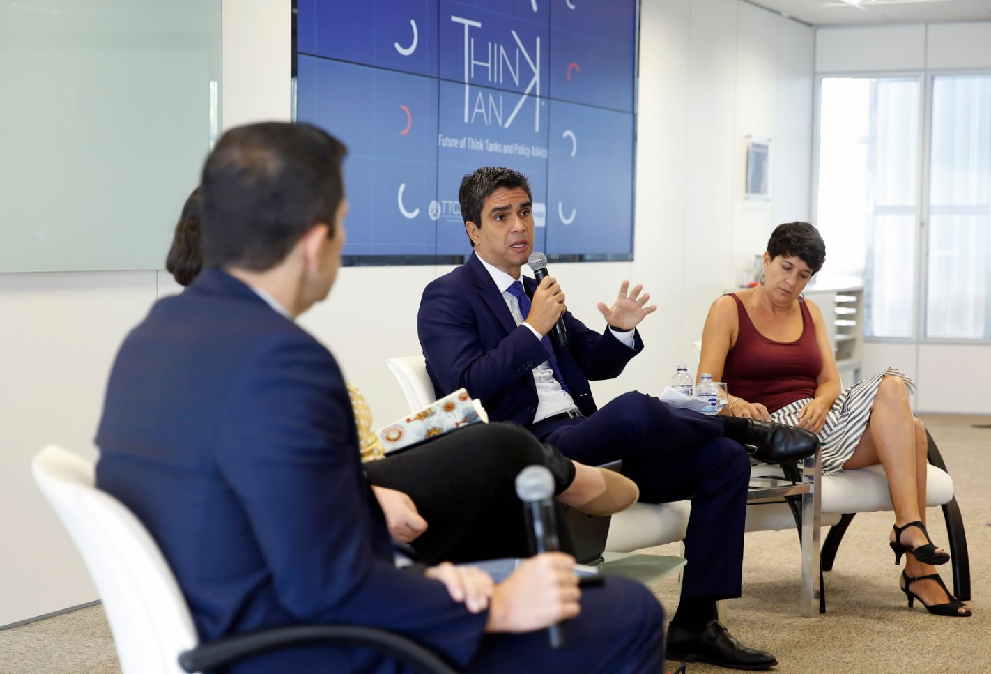 Afinal, o que é um think tank e qual é a sua importância para políticas públicas no  Brasil?